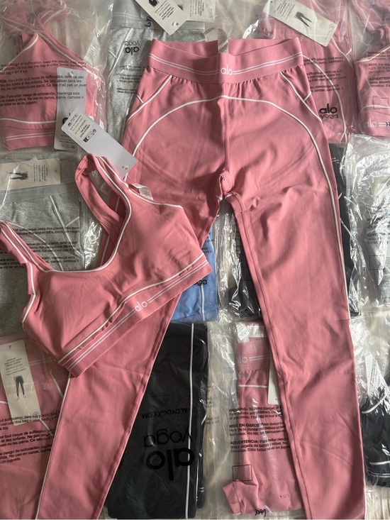 ALO Yoga Pants - ALO Yoga Set